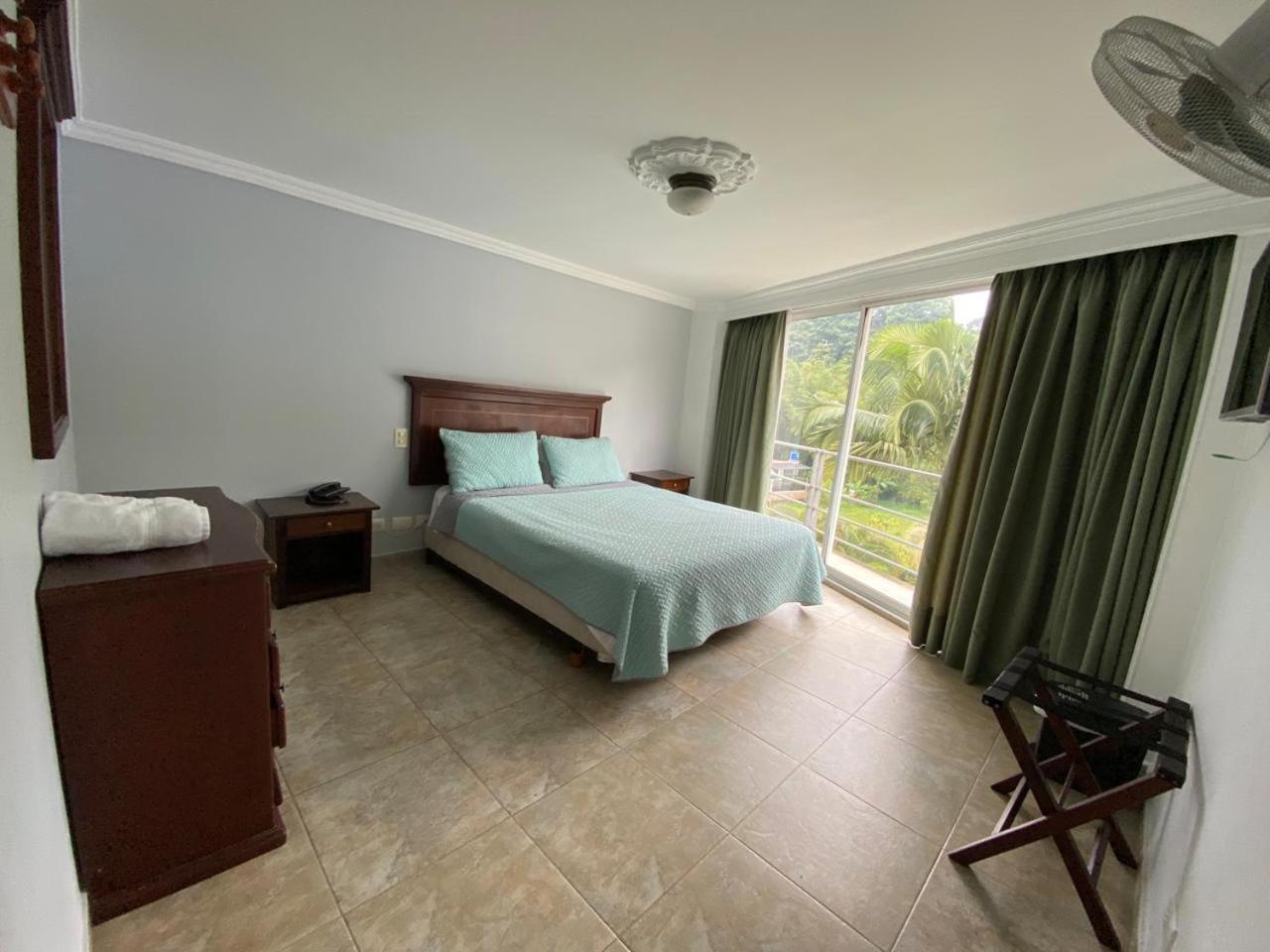 Hotel Juan De La Vega à La Vega  Extérieur photo