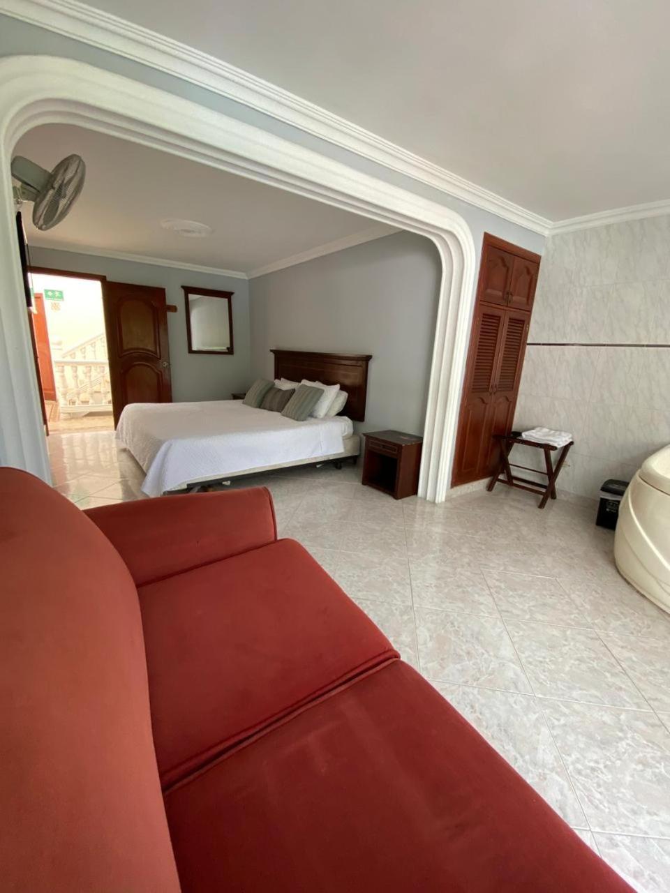 Hotel Juan De La Vega à La Vega  Extérieur photo